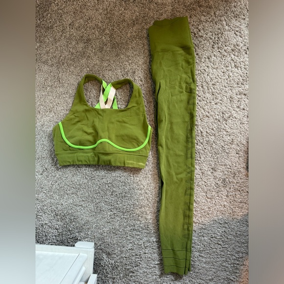 Fabletics Other - Fabletics workout set